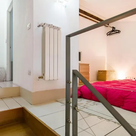 アパート Guesthost - Della Scala Modern *