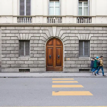 Guesthost - Della Scala Modern アパート フィレンツェ